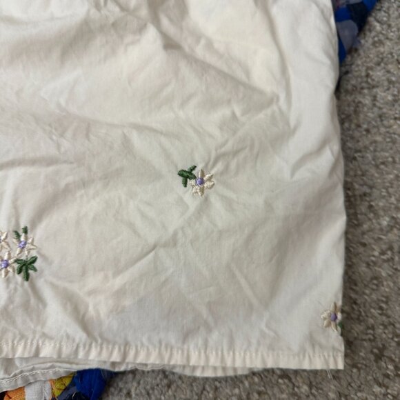 In February Pastel Yellow Floral Embroidered High Waist Shorts Womens Size Small - Picture 7 of 15